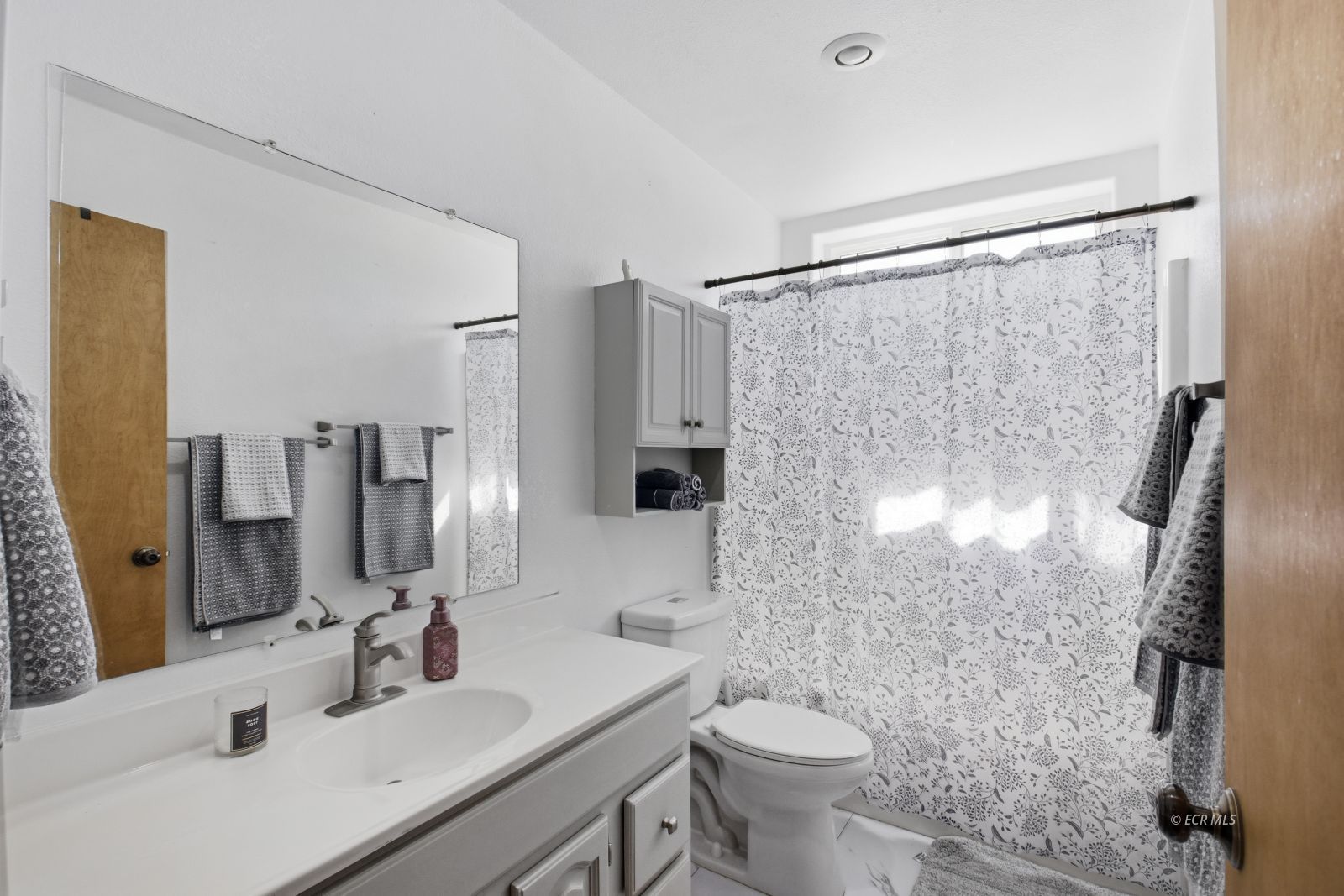 941 Oakmont Drive Property Photo 18