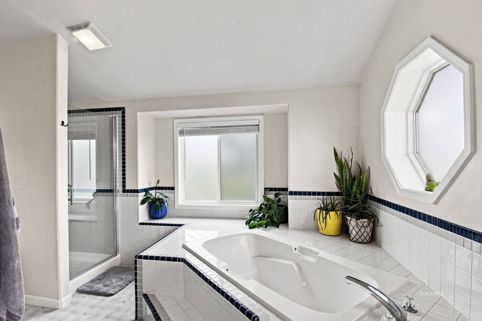 807 Hogan Street Property Photo 15