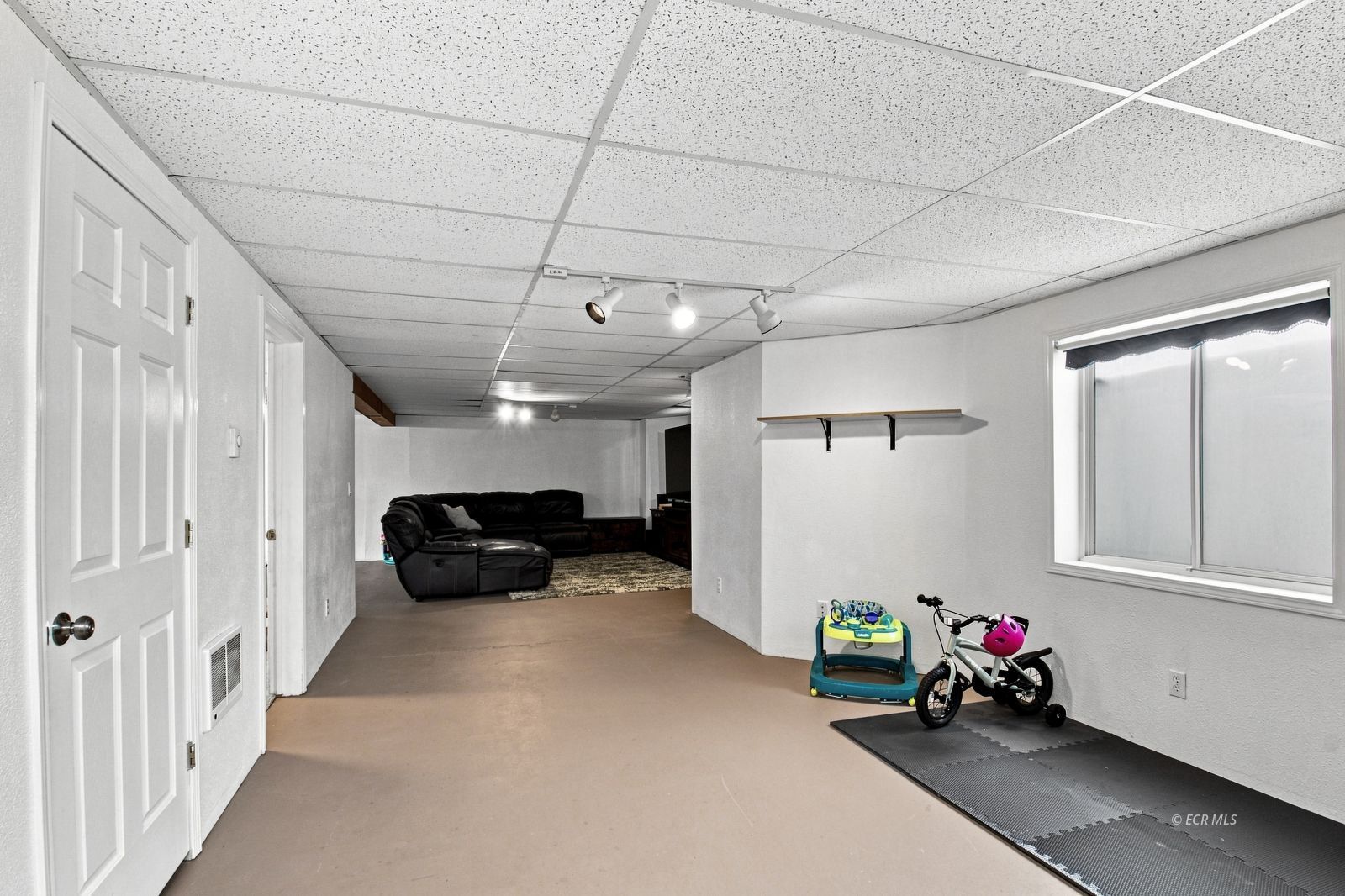 807 Hogan Street Property Photo 23
