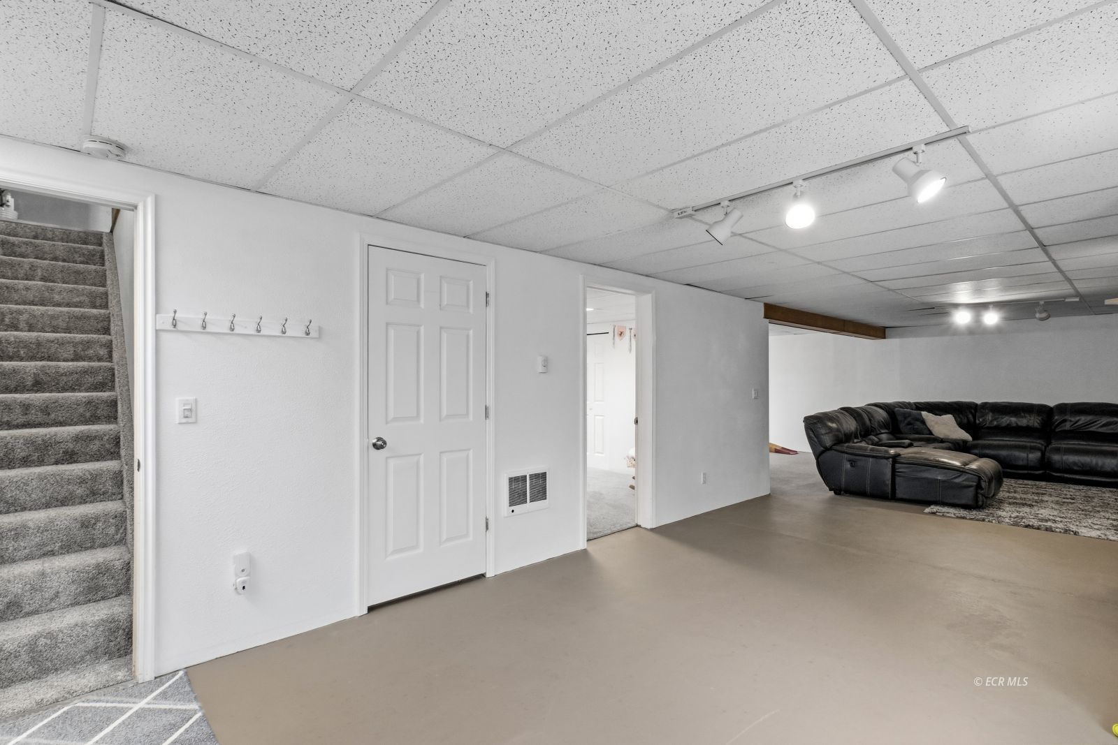 807 Hogan Street Property Photo 29
