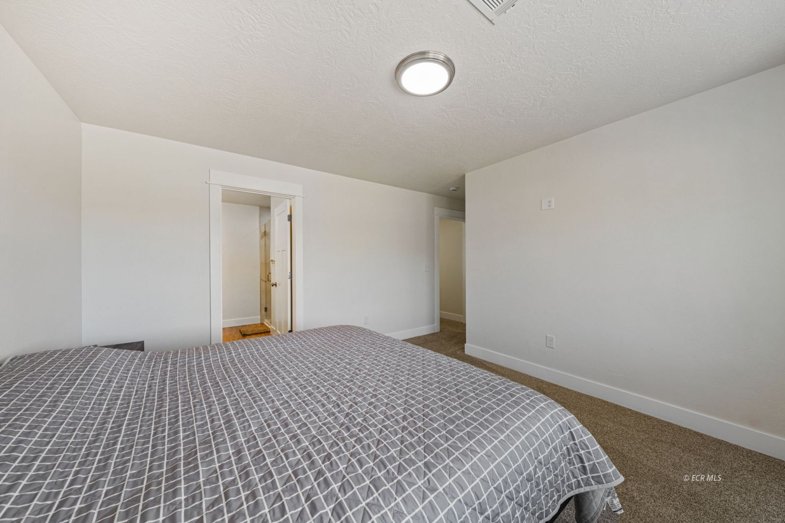 5204 Foothill Drive 14 Property Photo 29