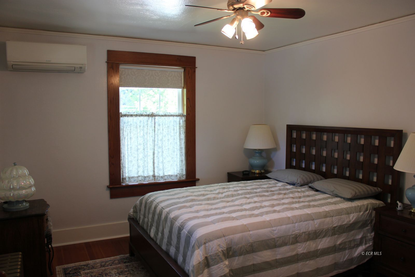 148 W Pine Street Property Photo 9