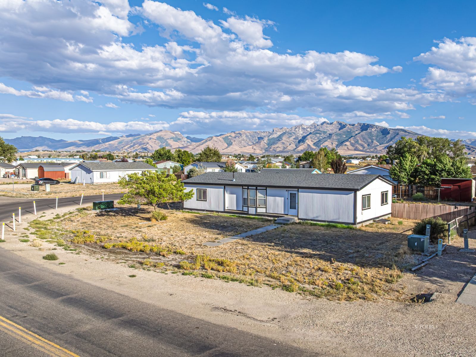 102 Licht Parkway Property Photo 2