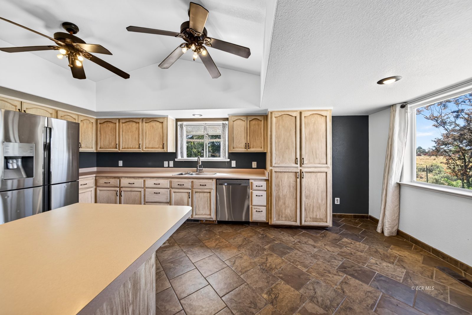 407 Flora Drive Property Photo 11