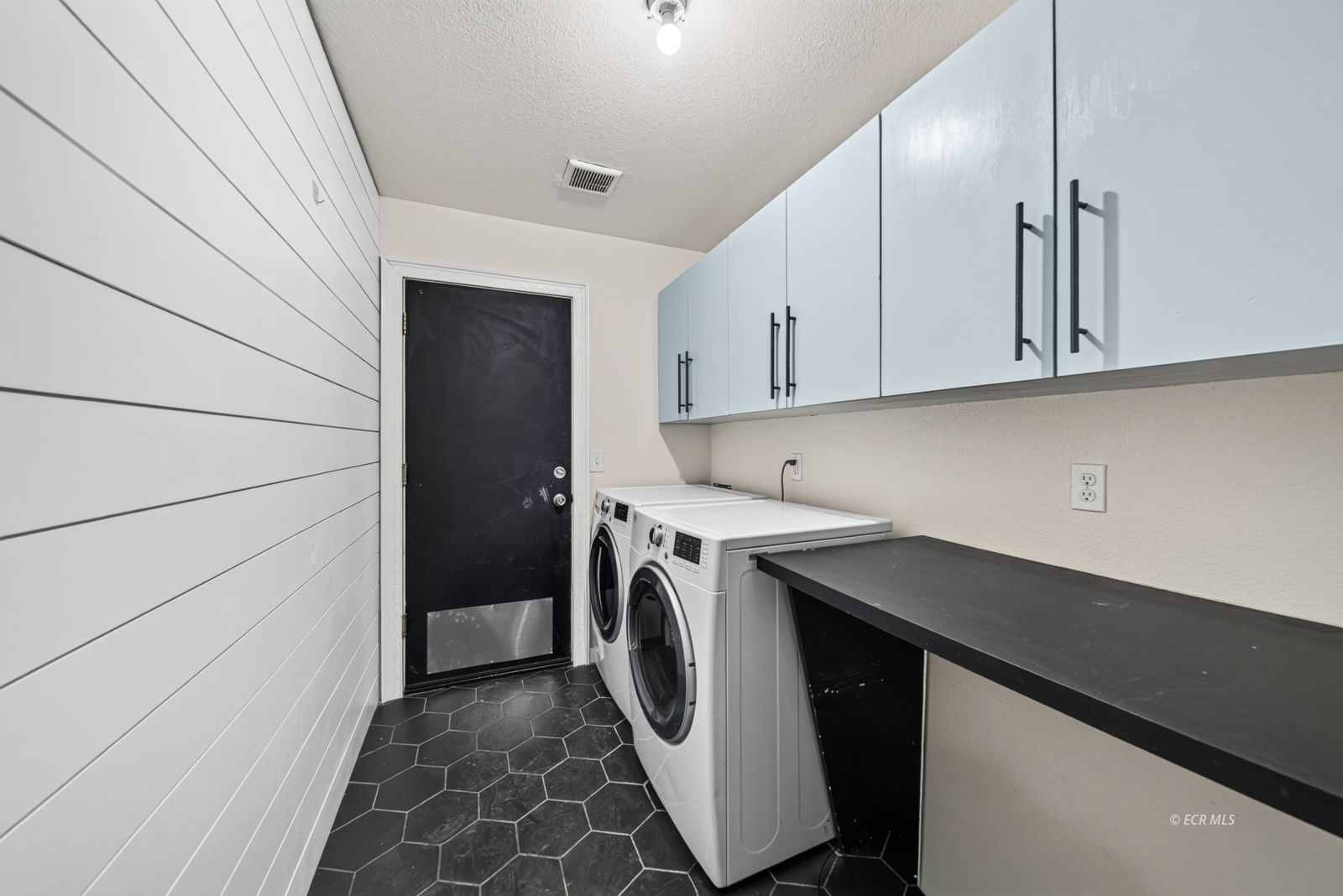 407 Flora Drive Property Photo 17