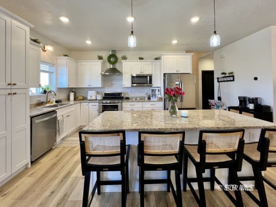 117 Lawndale Drive Property Photo 3