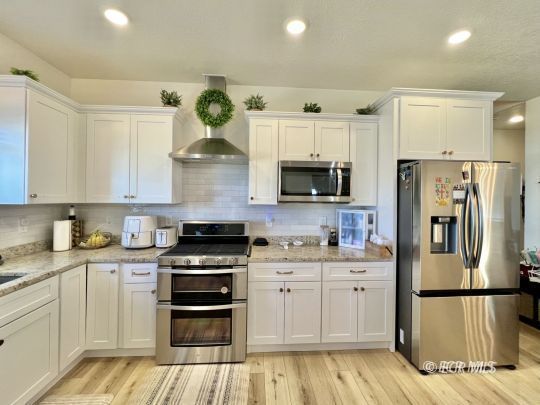 117 Lawndale Drive Property Photo 11