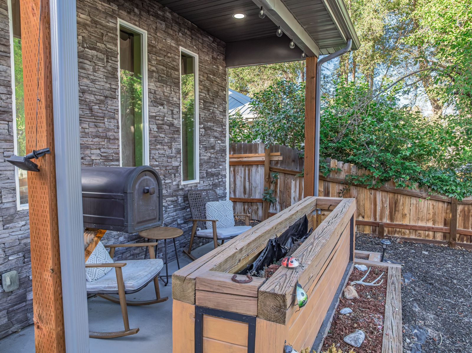 433 Cedar Street Property Photo 11