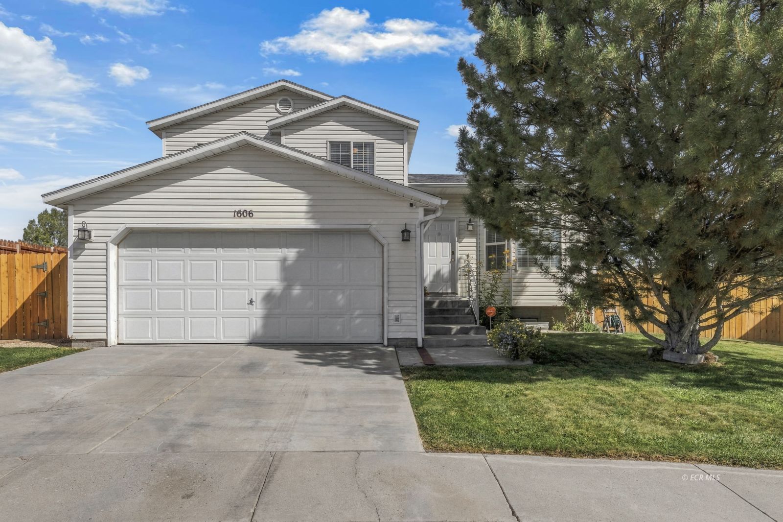 1606 Alans Place Property Photo 1