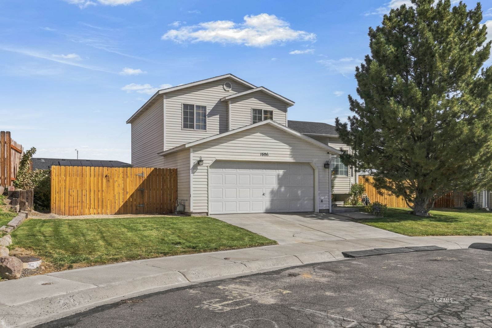 1606 Alans Place Property Photo 2