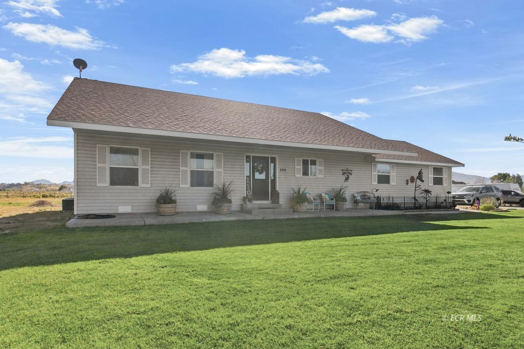 566 Diamondback Drive Property Photo 2