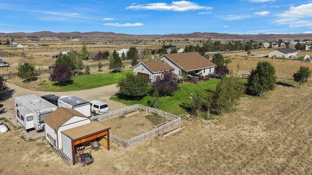 566 Diamondback Drive Property Photo 4