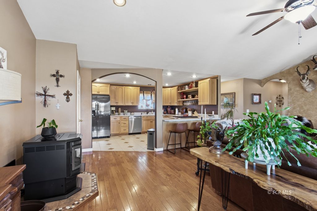 566 Diamondback Drive Property Photo 10