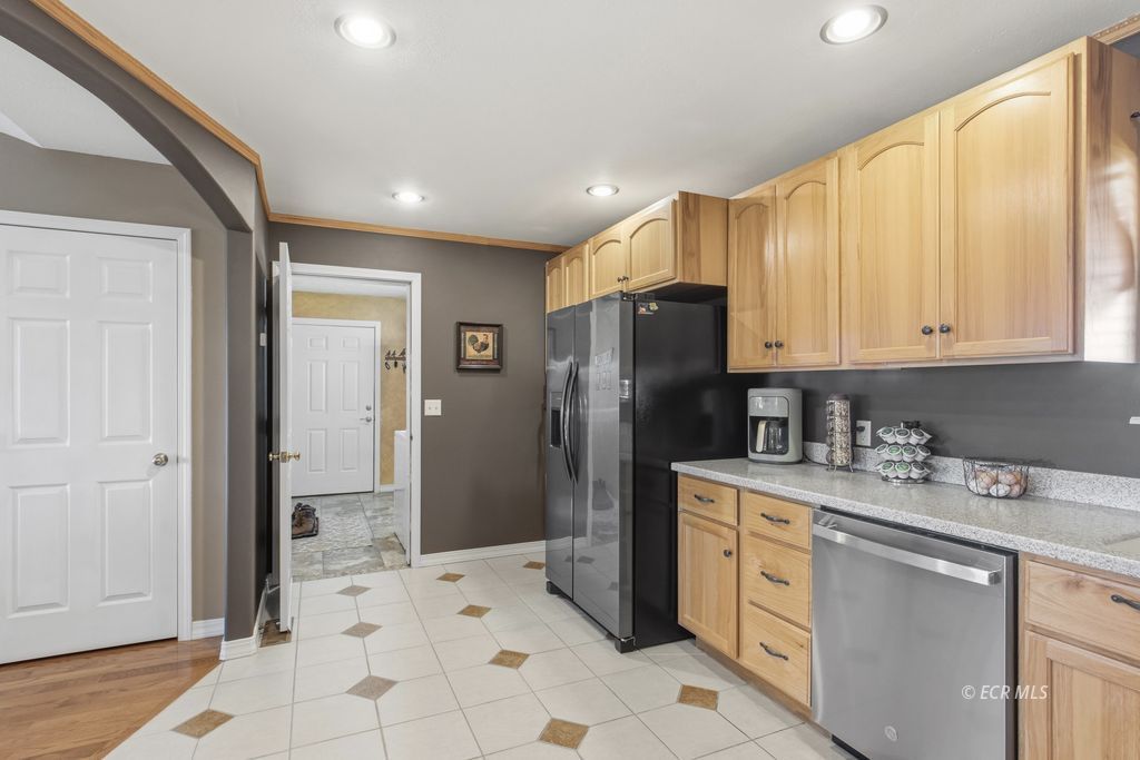 566 Diamondback Drive Property Photo 13