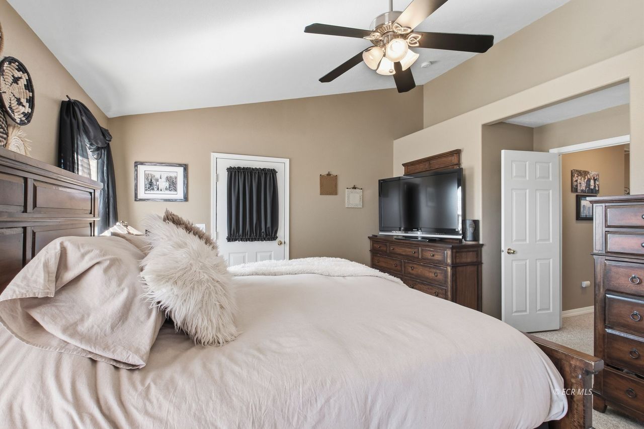 566 Diamondback Drive Property Photo 18