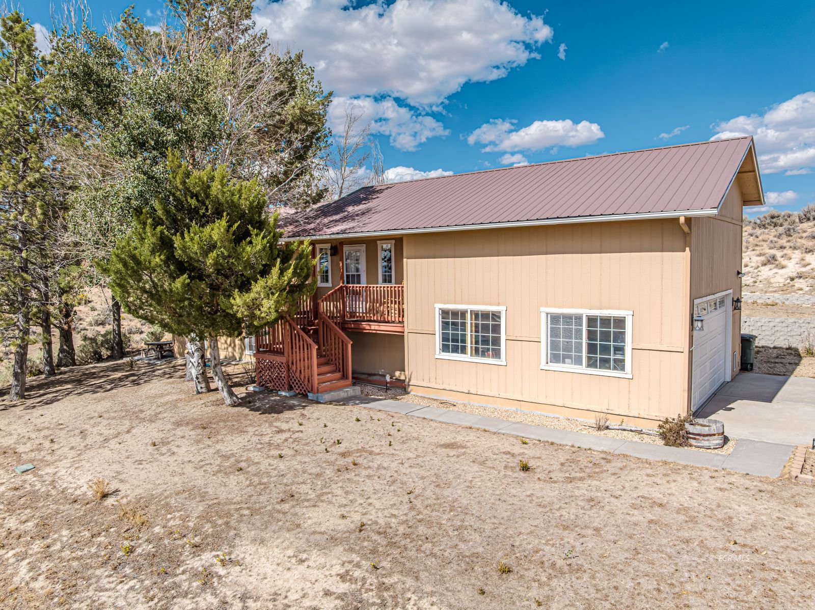 751 Thistle Drive Property Photo 1