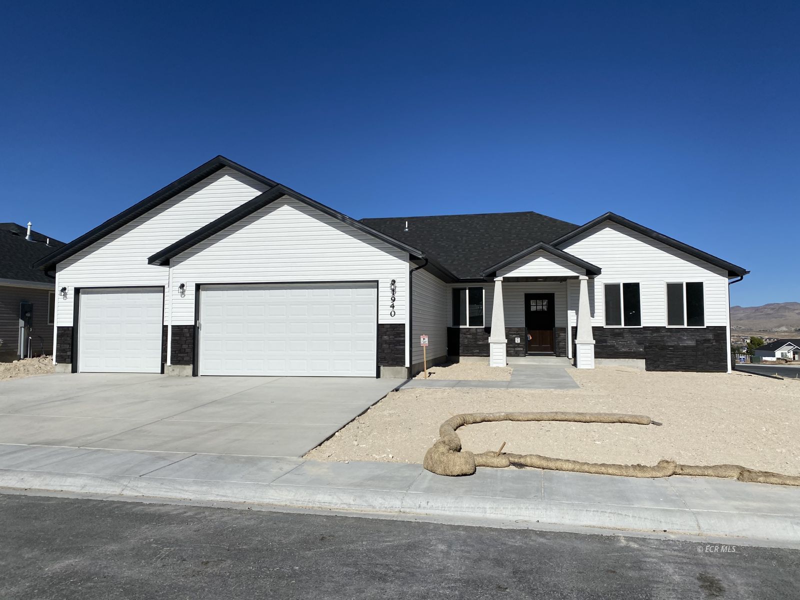267 Northglen Drive Property Photo 1