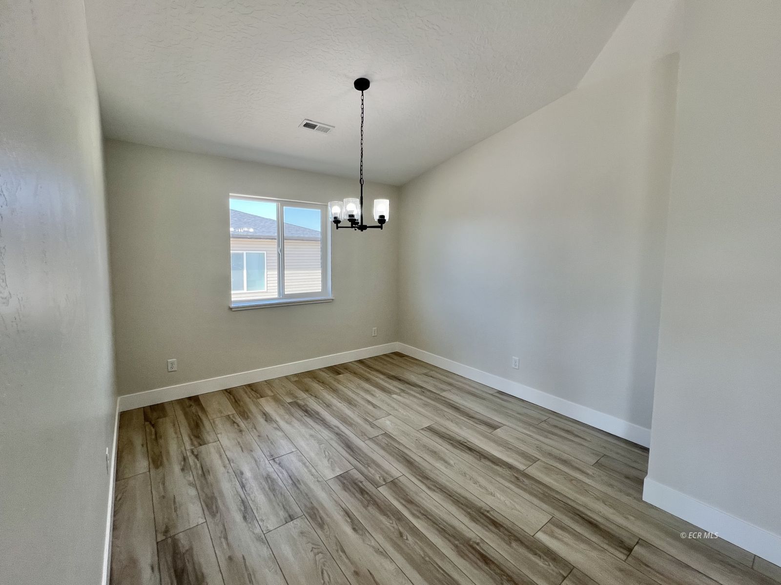 565 Blackstone Drive Property Photo 12