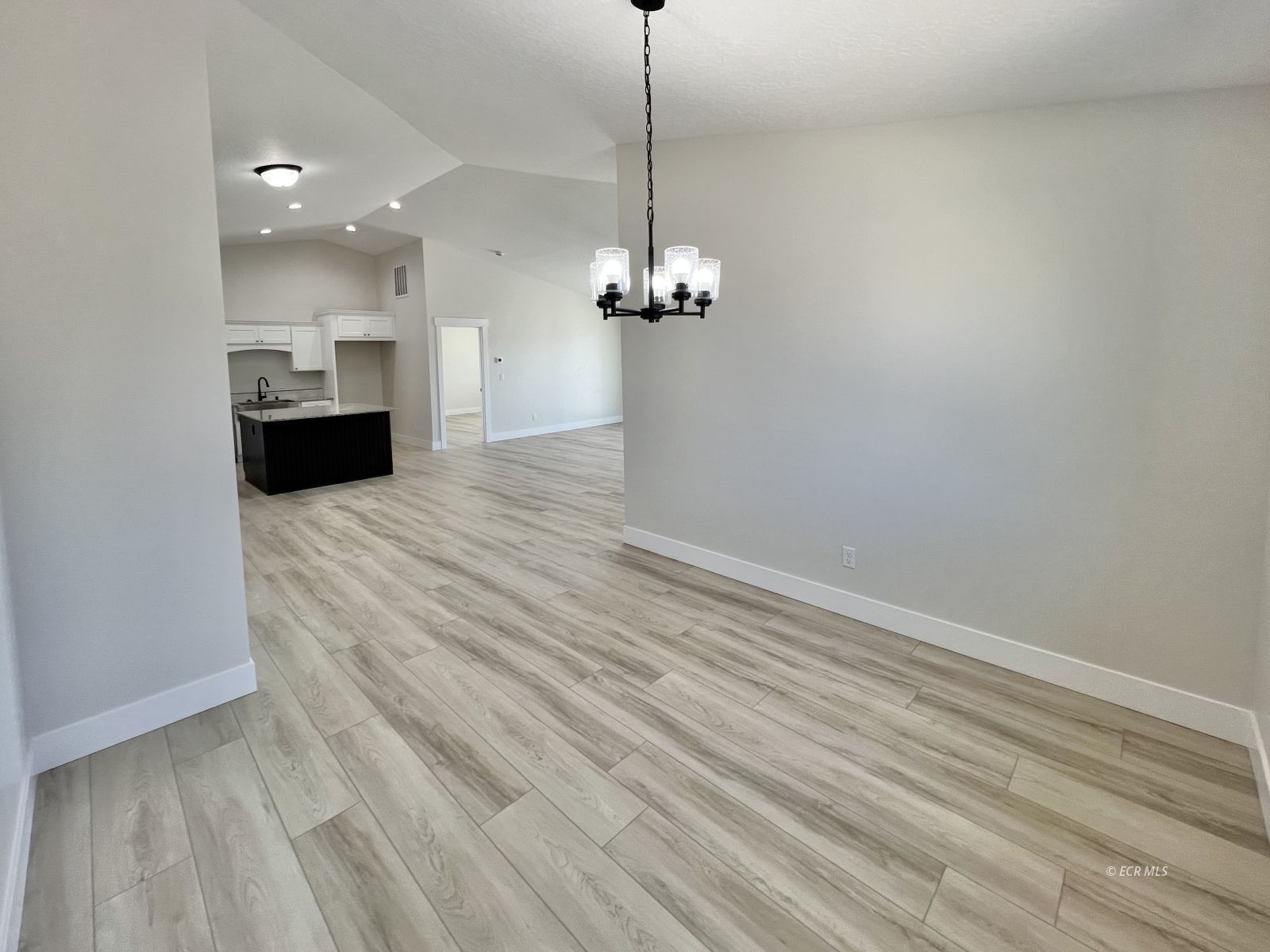 565 Blackstone Drive Property Photo 13