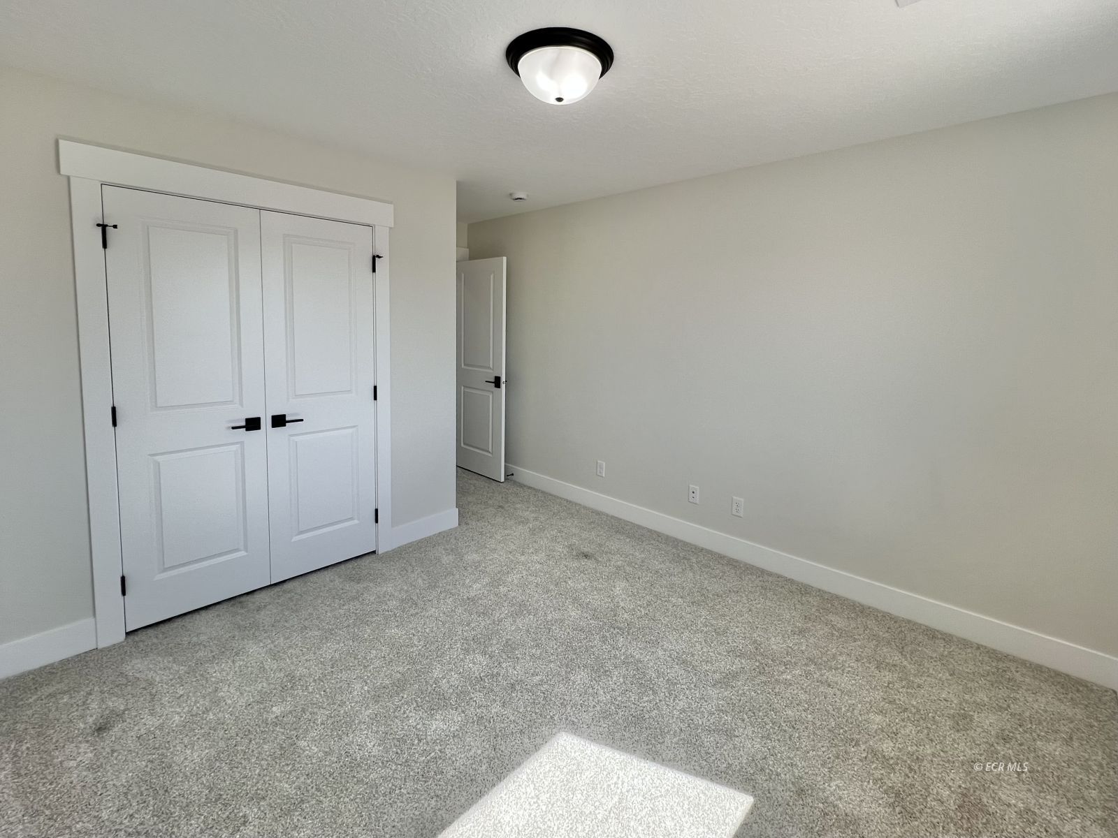565 Blackstone Drive Property Photo 14