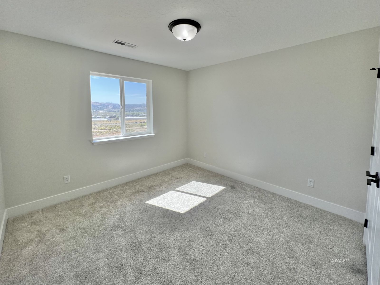 565 Blackstone Drive Property Photo 15