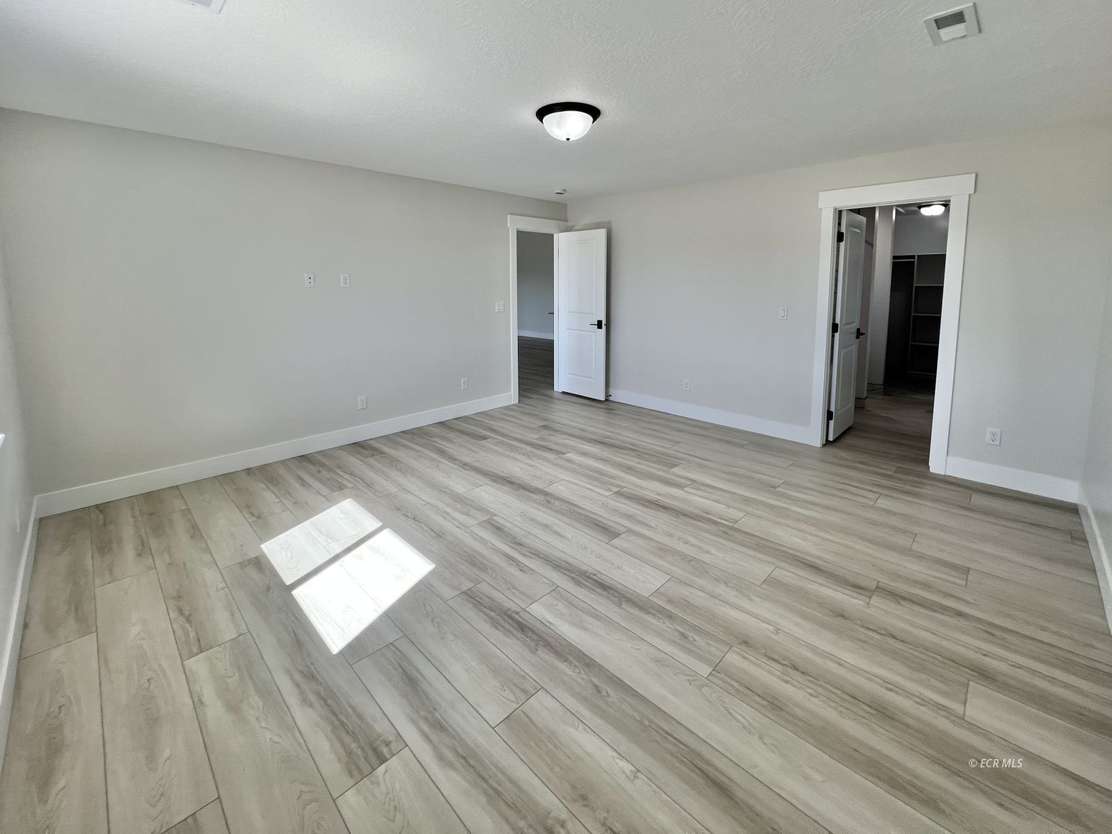 565 Blackstone Drive Property Photo 21