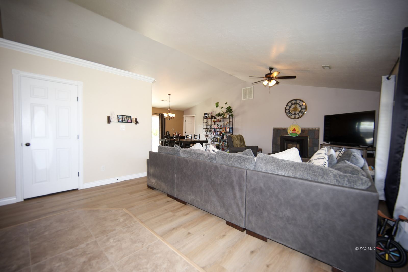 455 Blakeland Drive Property Photo 5