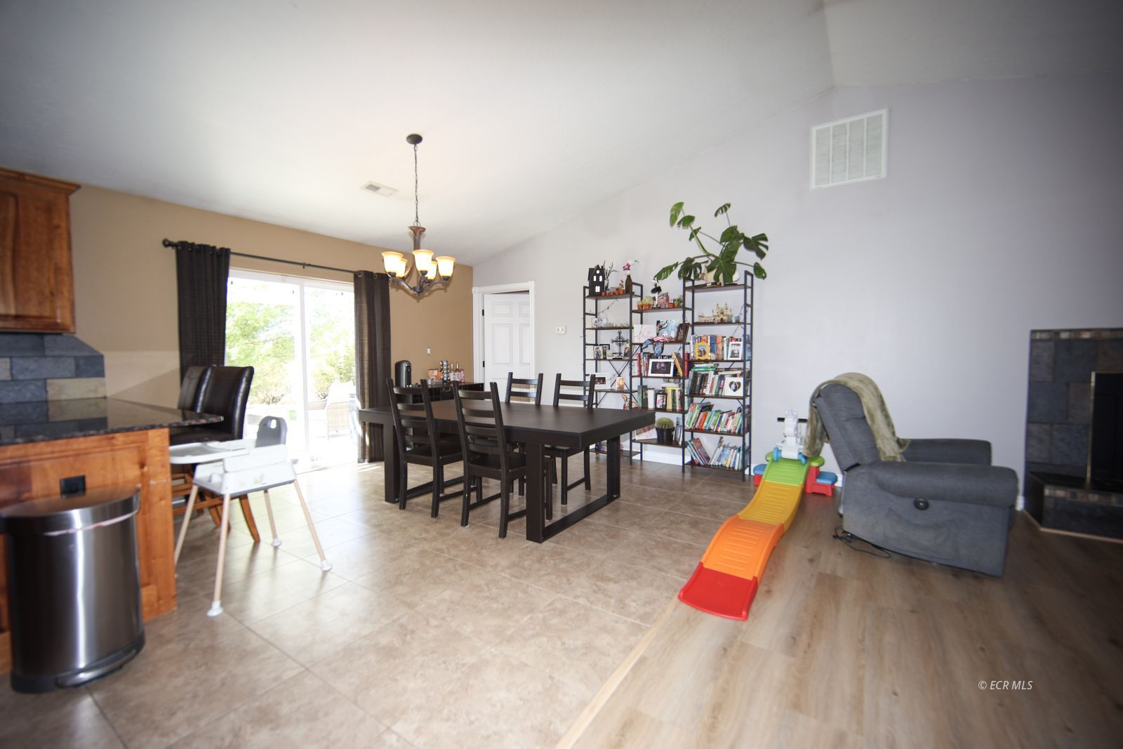 455 Blakeland Drive Property Photo 8