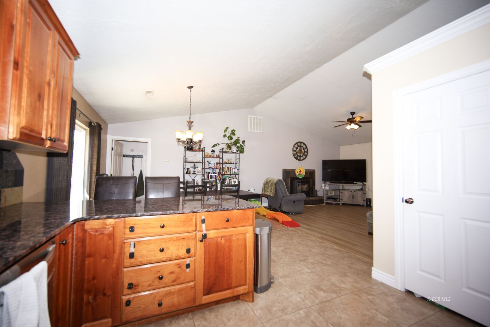 455 Blakeland Drive Property Photo 10
