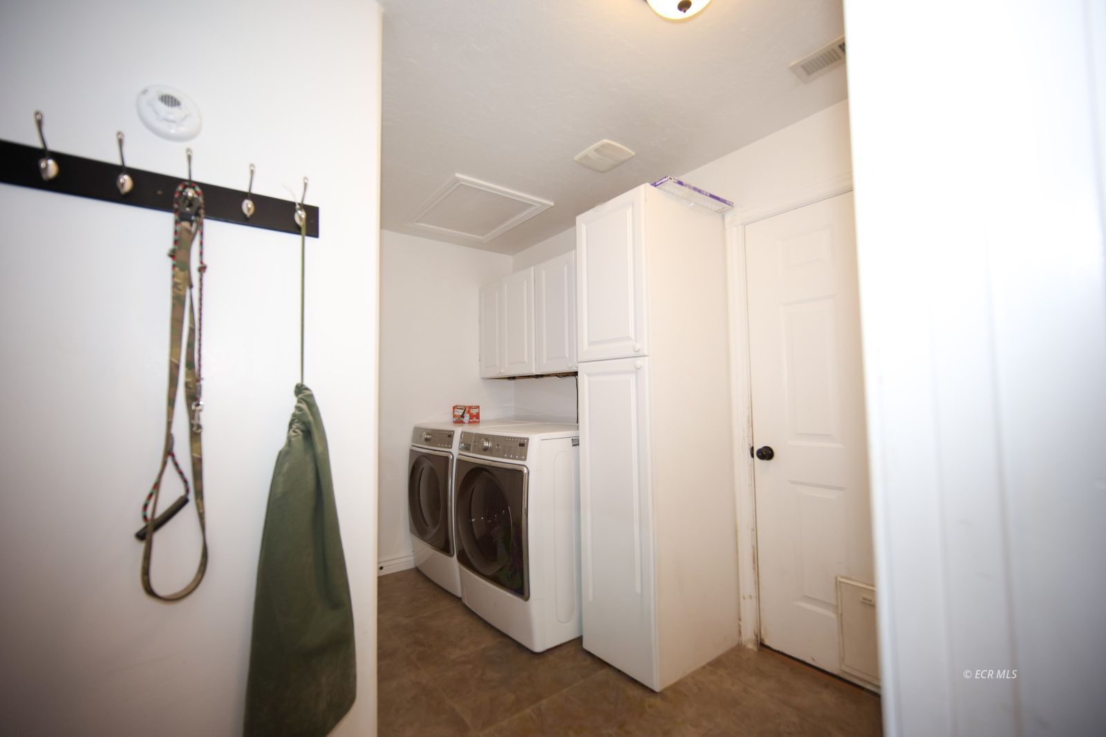 455 Blakeland Drive Property Photo 12
