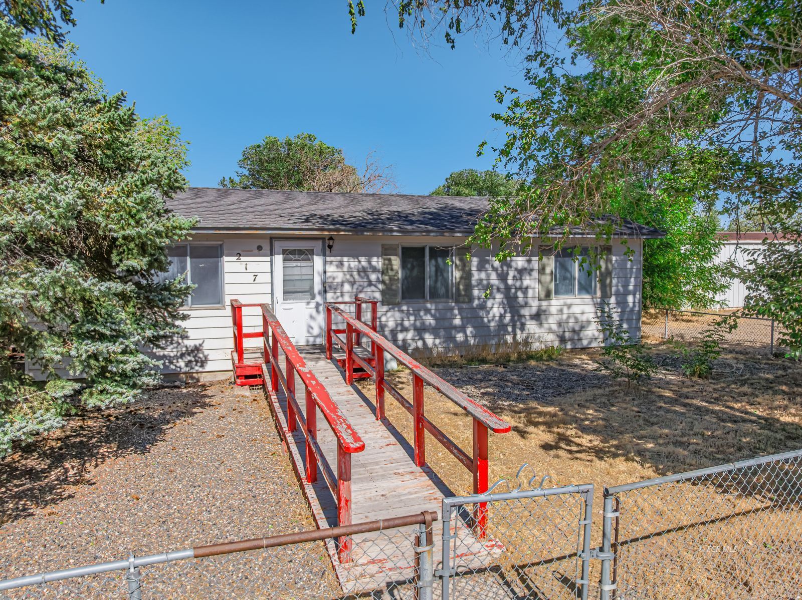 217 4th Street Property Photo 4