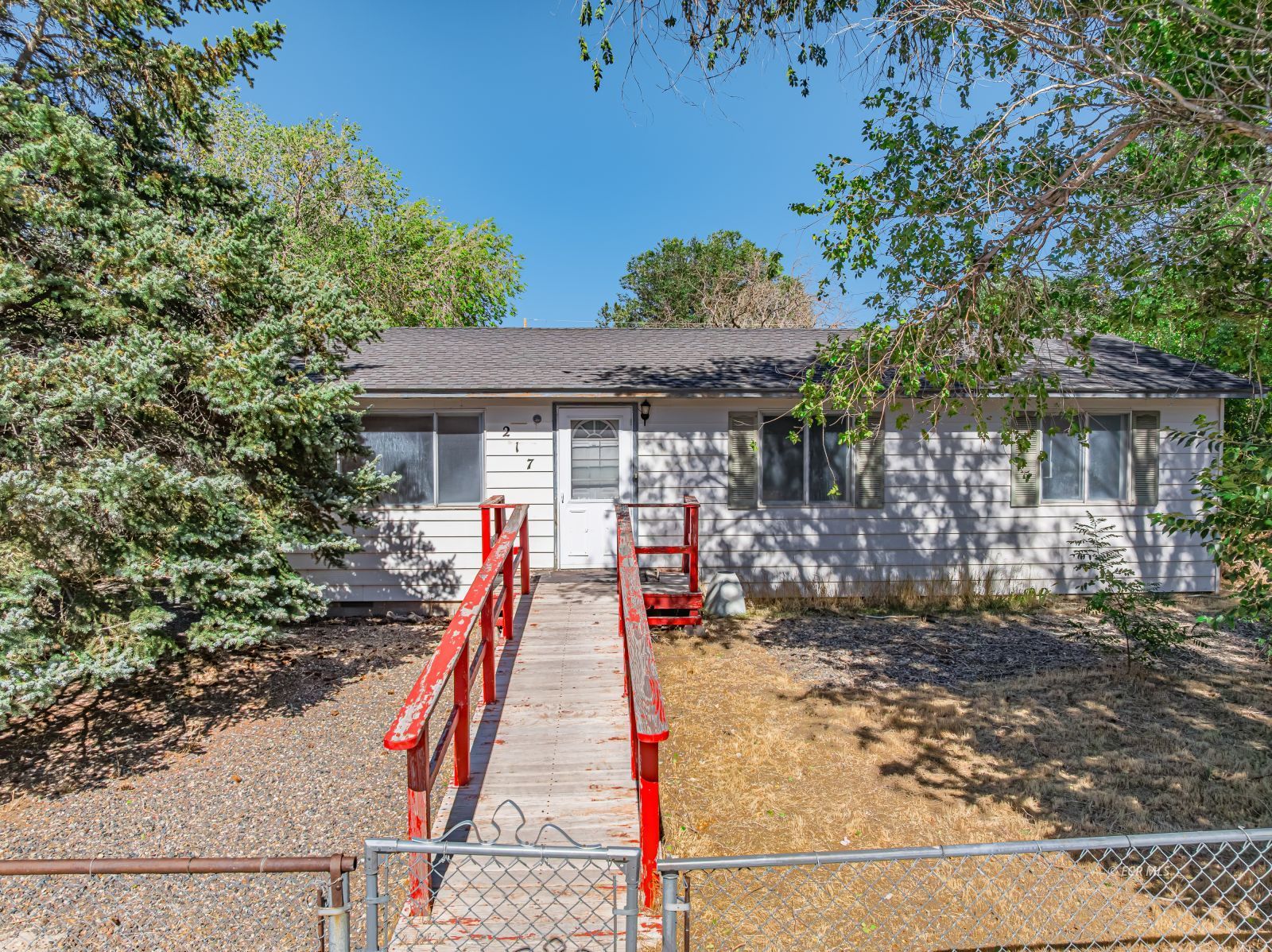 217 4th Street Property Photo 6