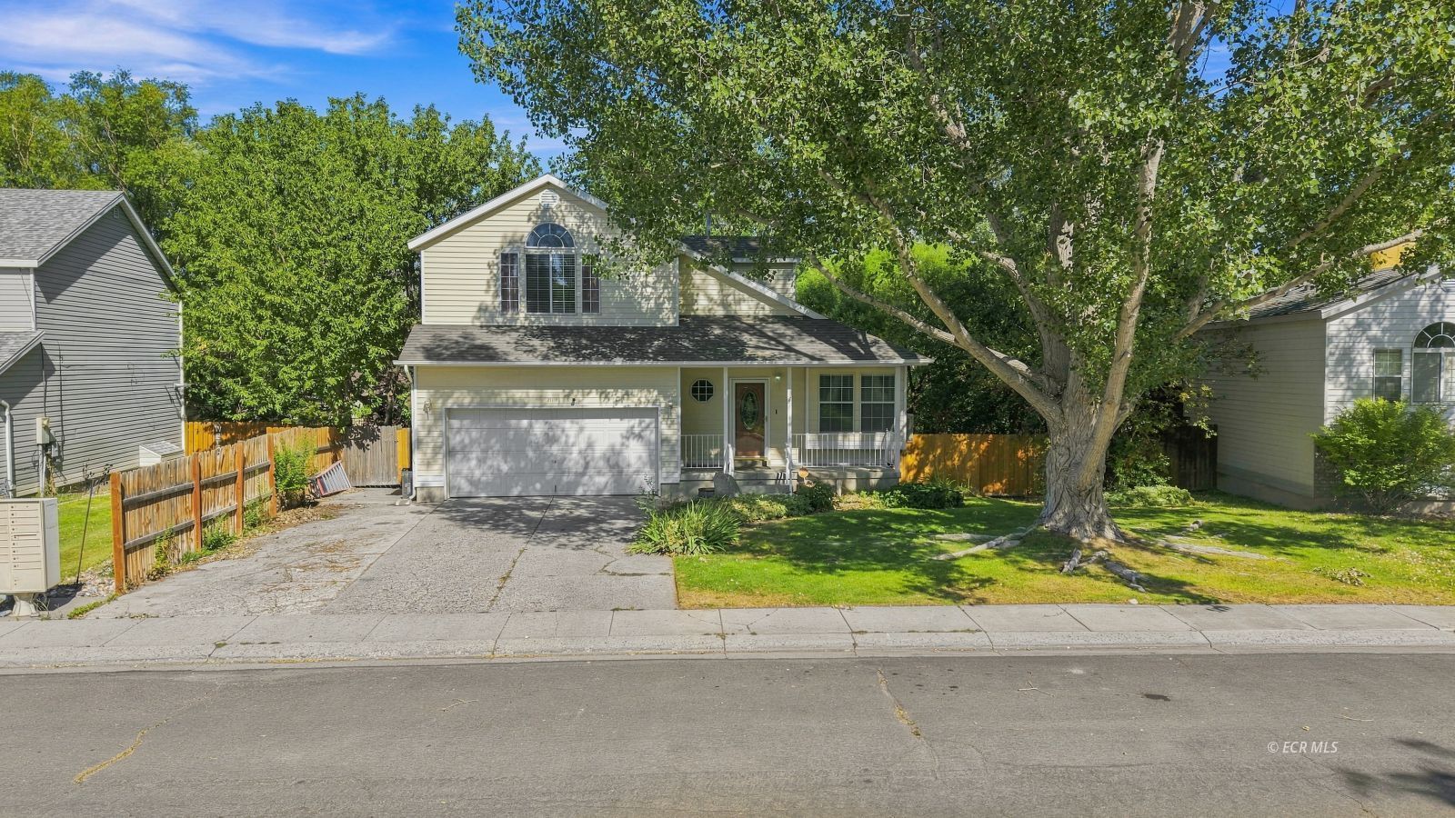 2110 Colonial Drive Property Photo 1