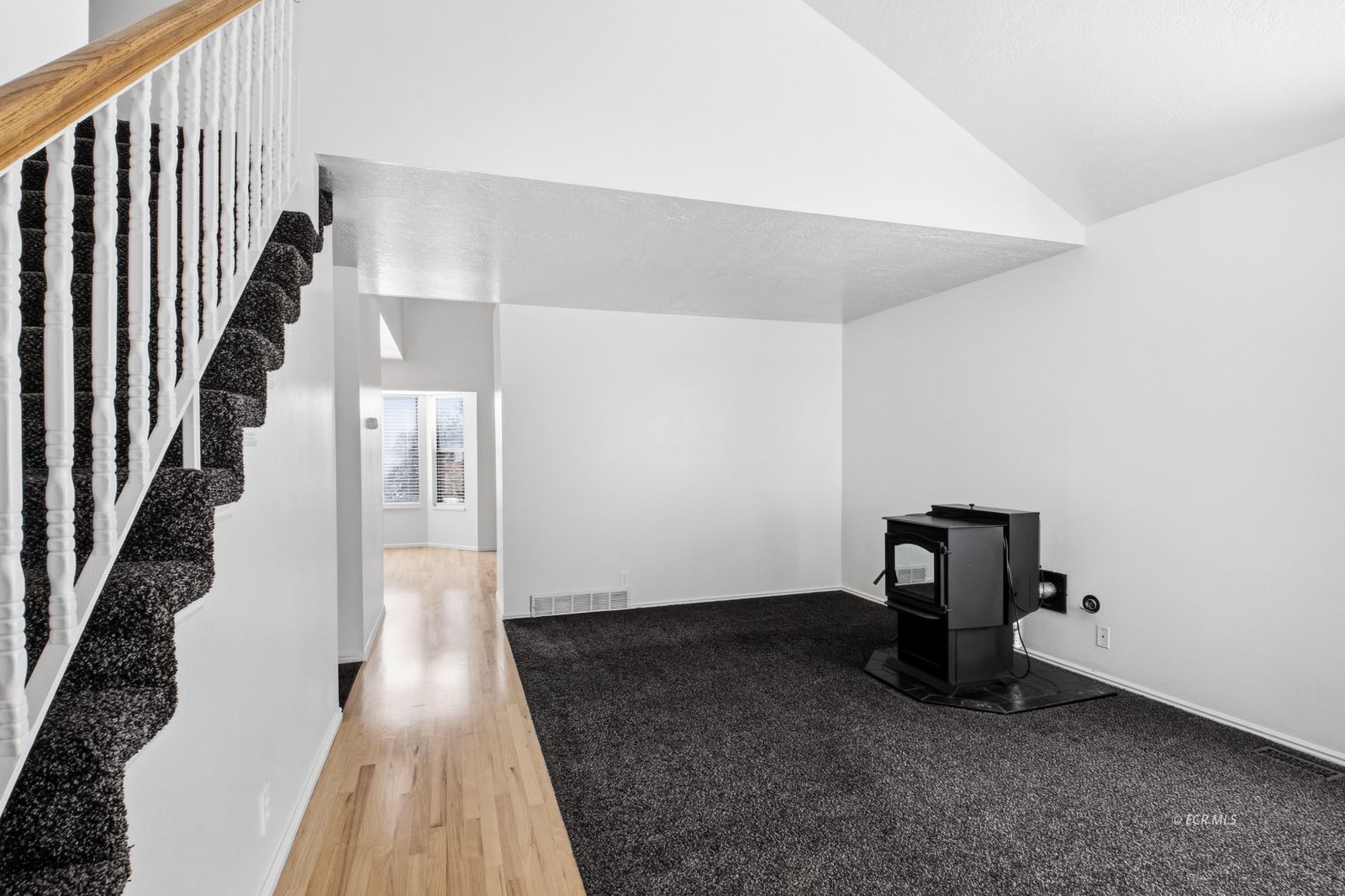 2110 Colonial Drive Property Photo 6