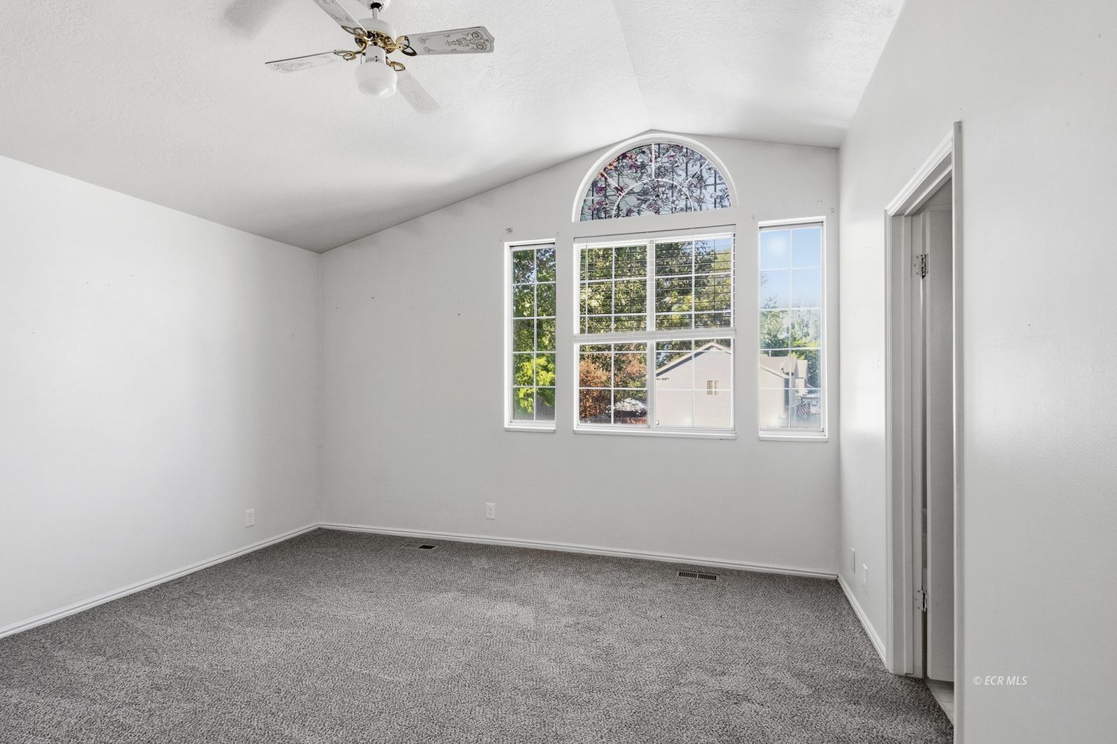 2110 Colonial Drive Property Photo 21