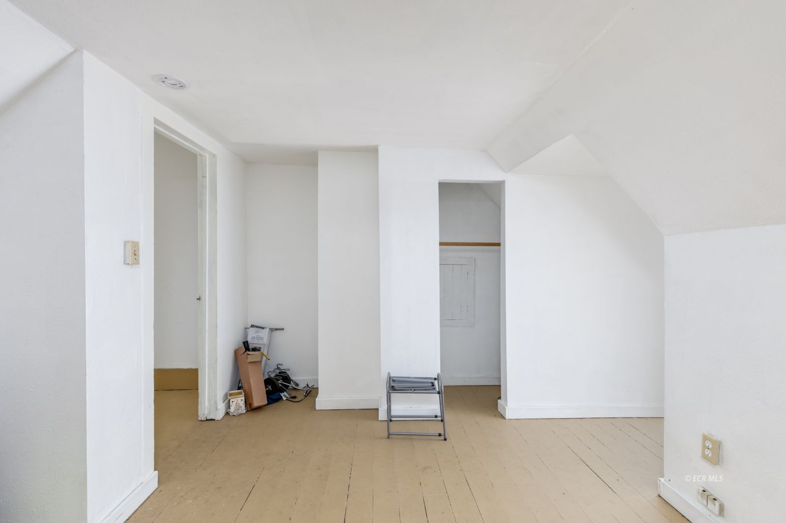 698 6th Street Property Photo 19