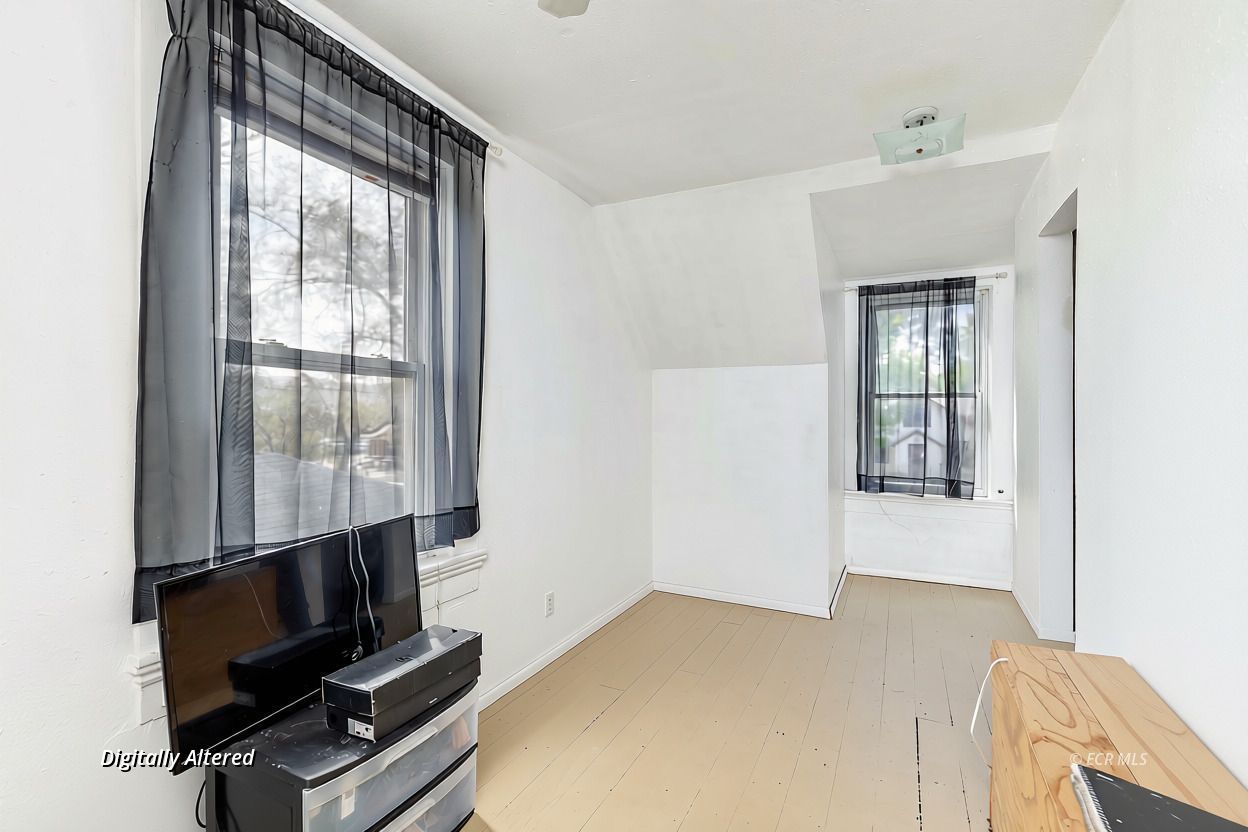 698 6th Street Property Photo 20