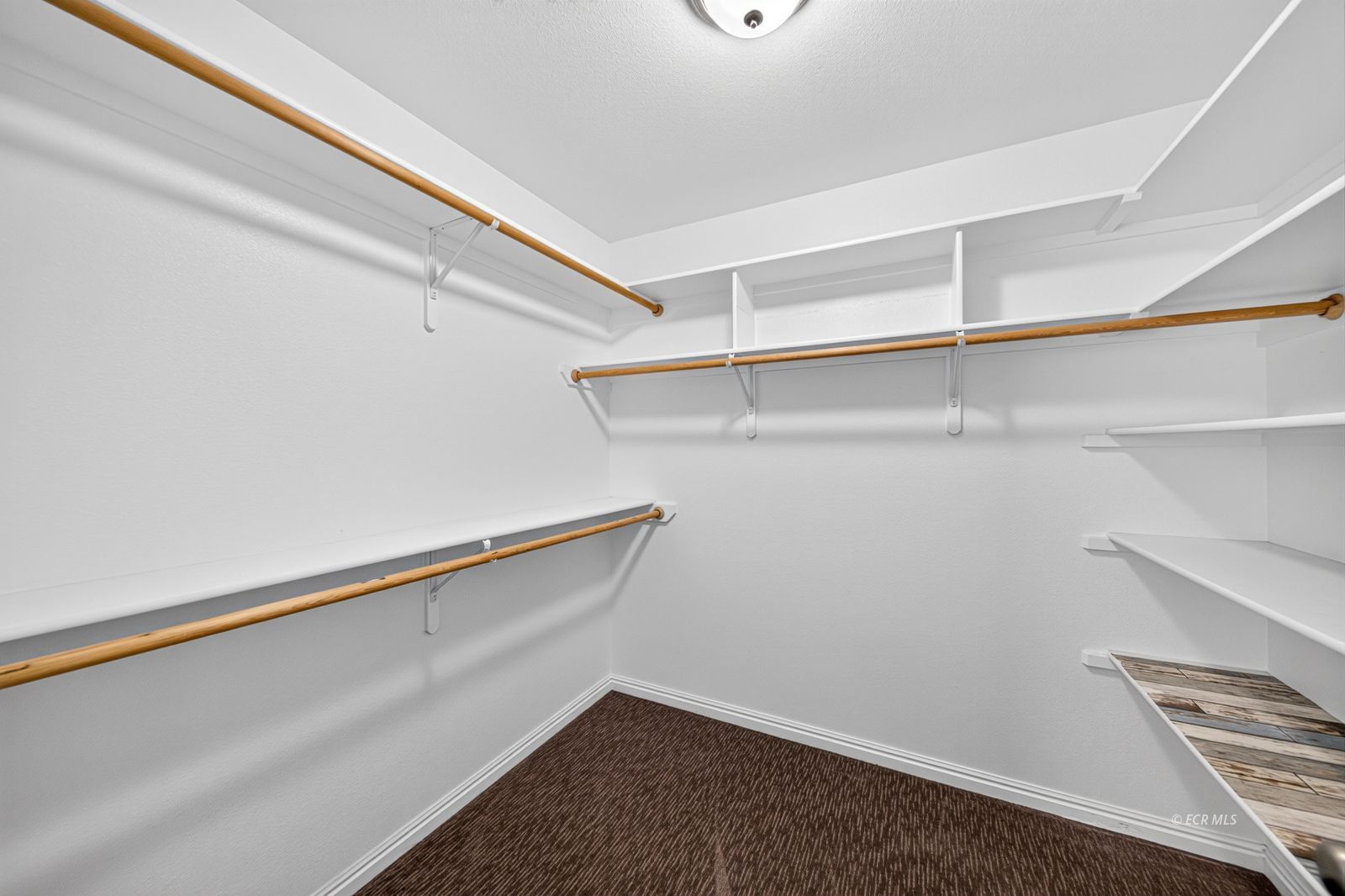 406 Bluecrest Lane Property Photo 10