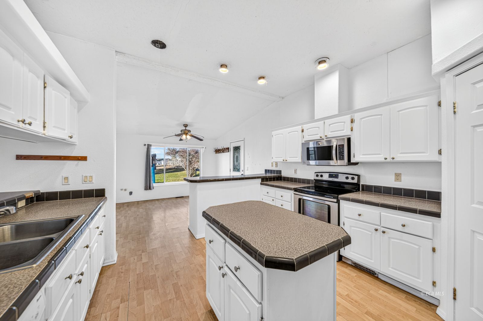 3884 Adobe Ranchos Drive Property Photo 10