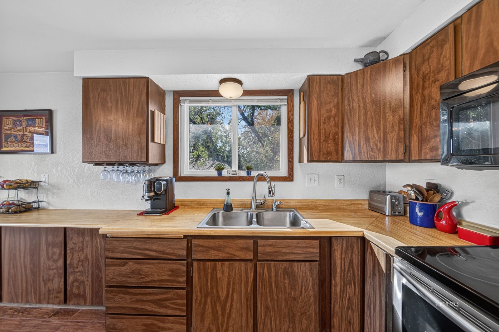 588 Spring Valley Court Property Photo 16