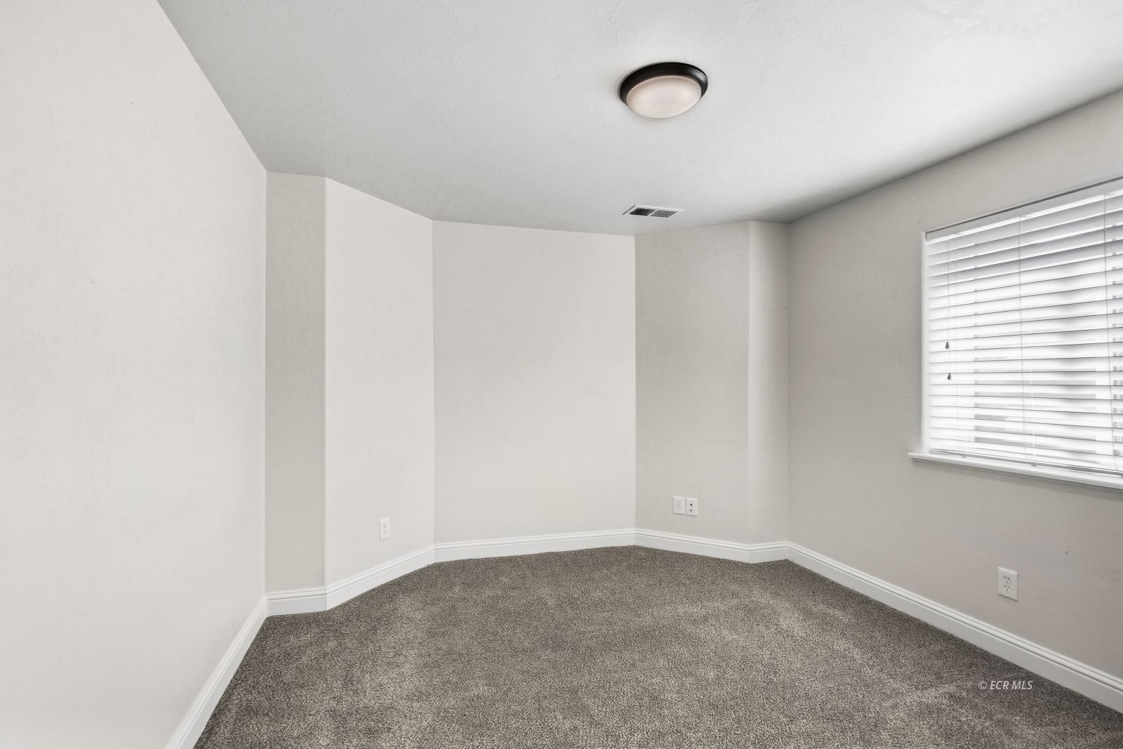 279 Flora Drive Property Photo 10