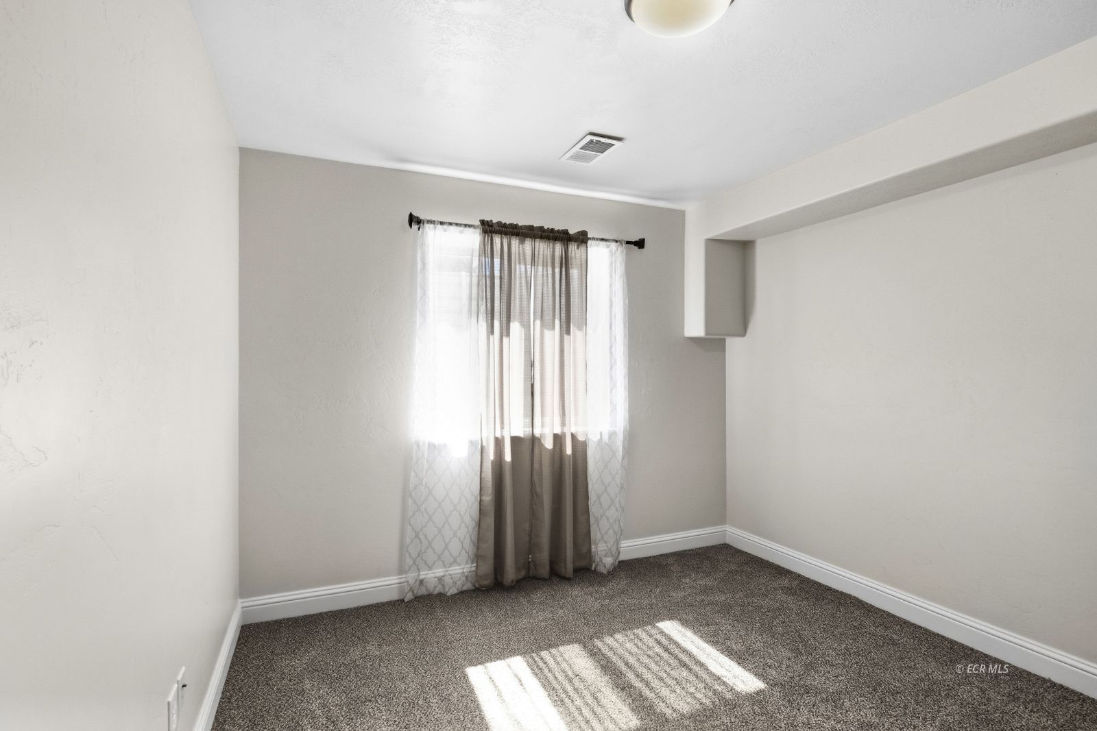 279 Flora Drive Property Photo 24
