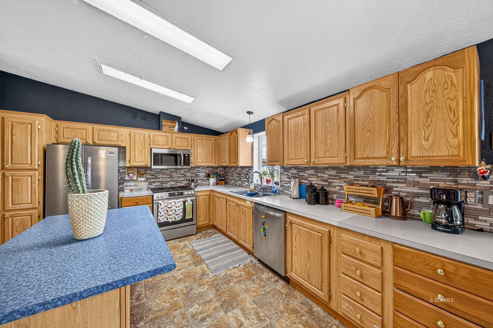 125 Sage Lake Drive Property Photo 11