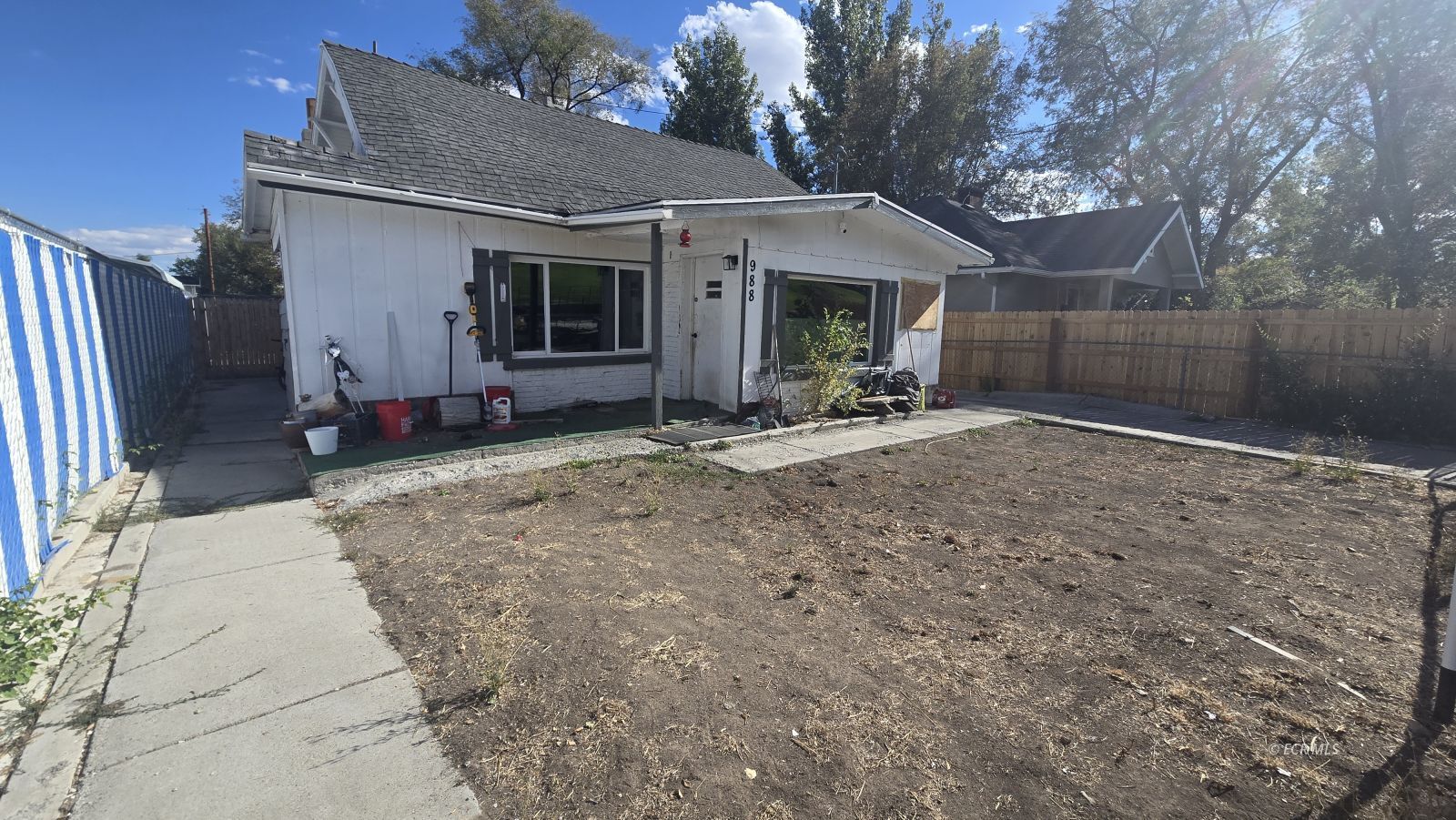 988 College Avenue Property Photo 1