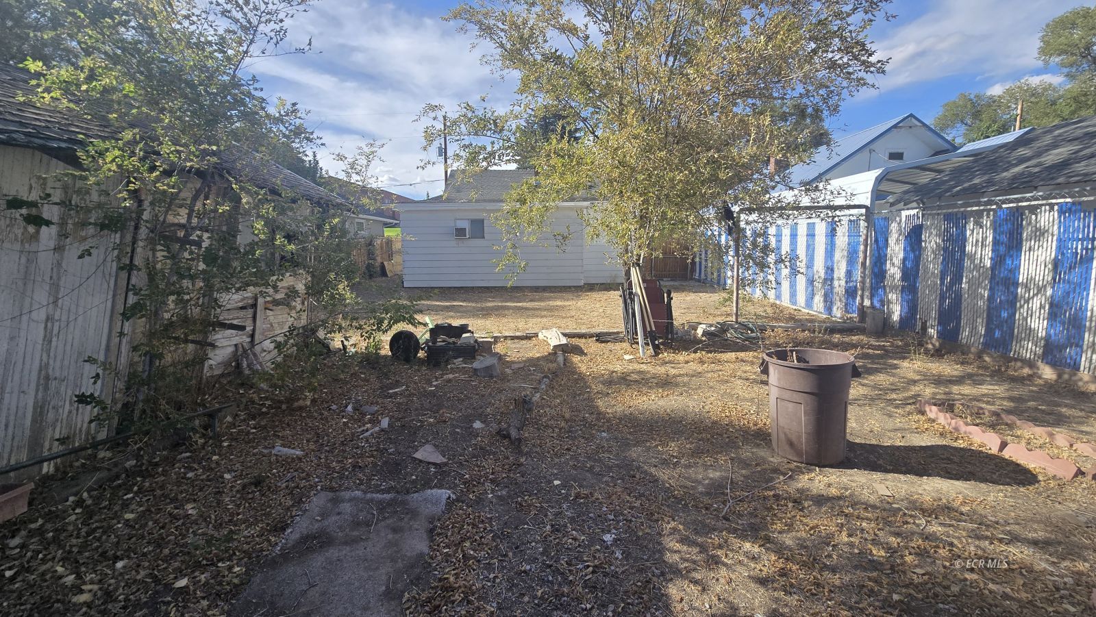 988 College Avenue Property Photo 4