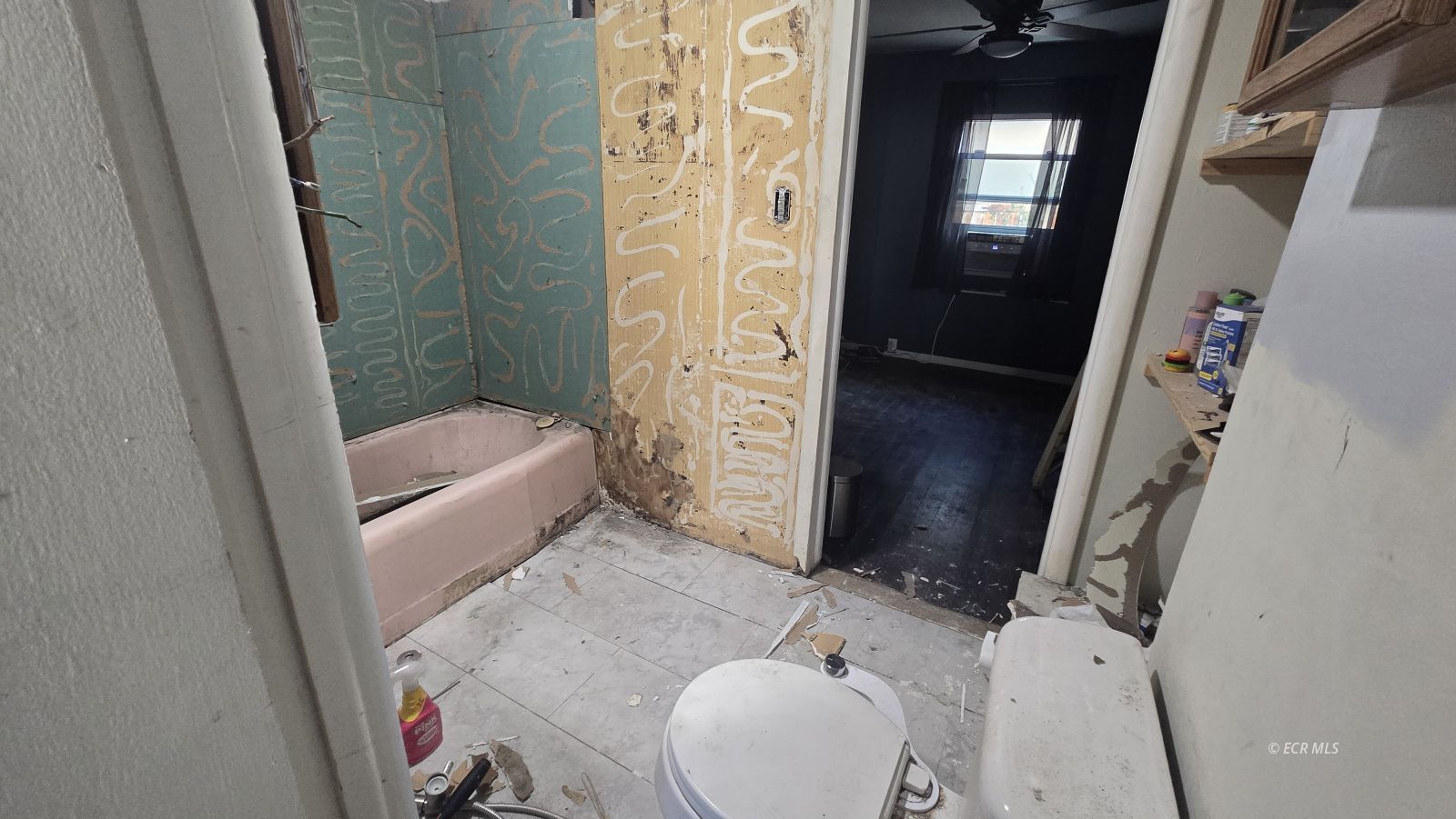 988 College Avenue Property Photo 10