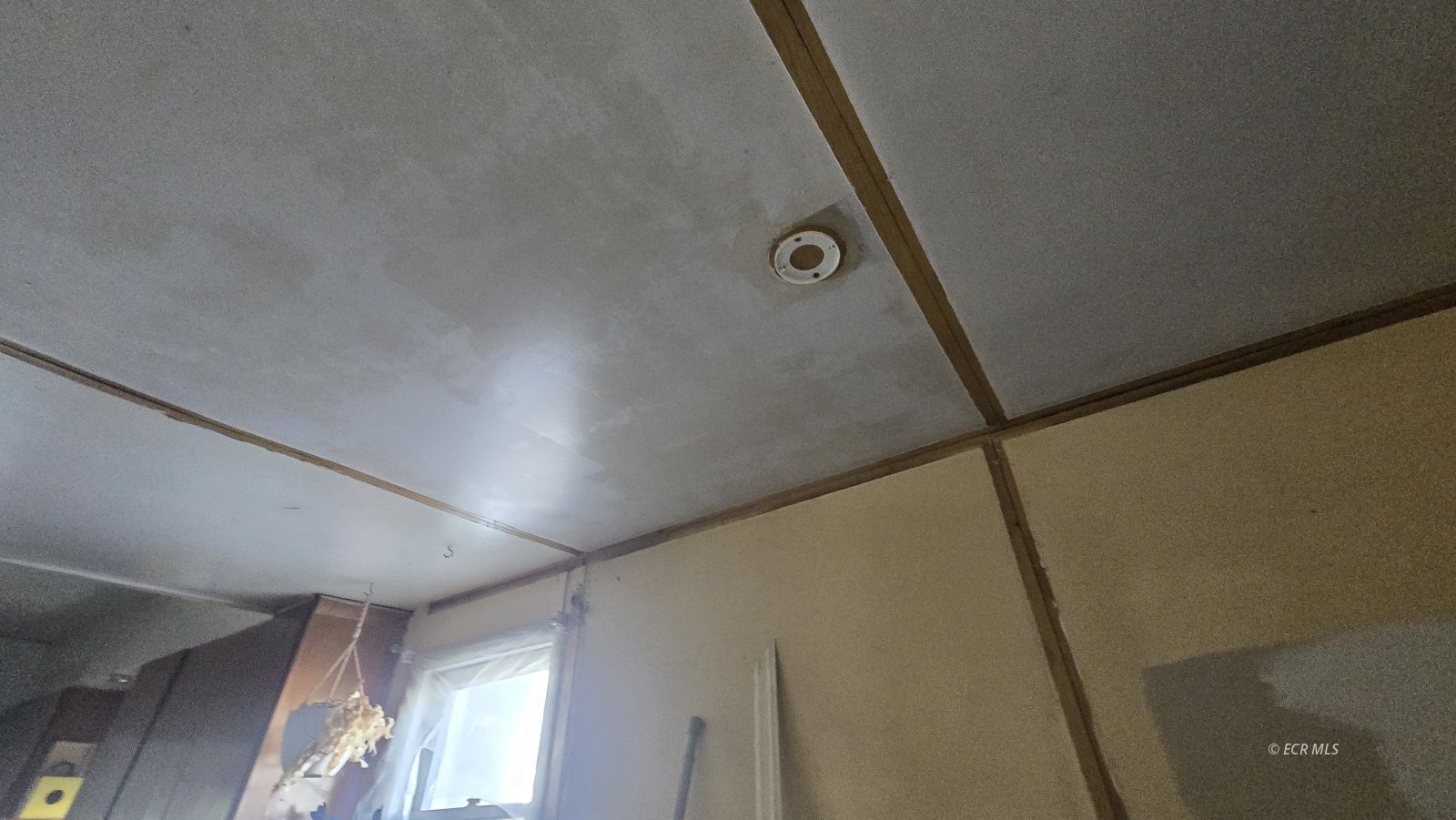 988 College Avenue Property Photo 11