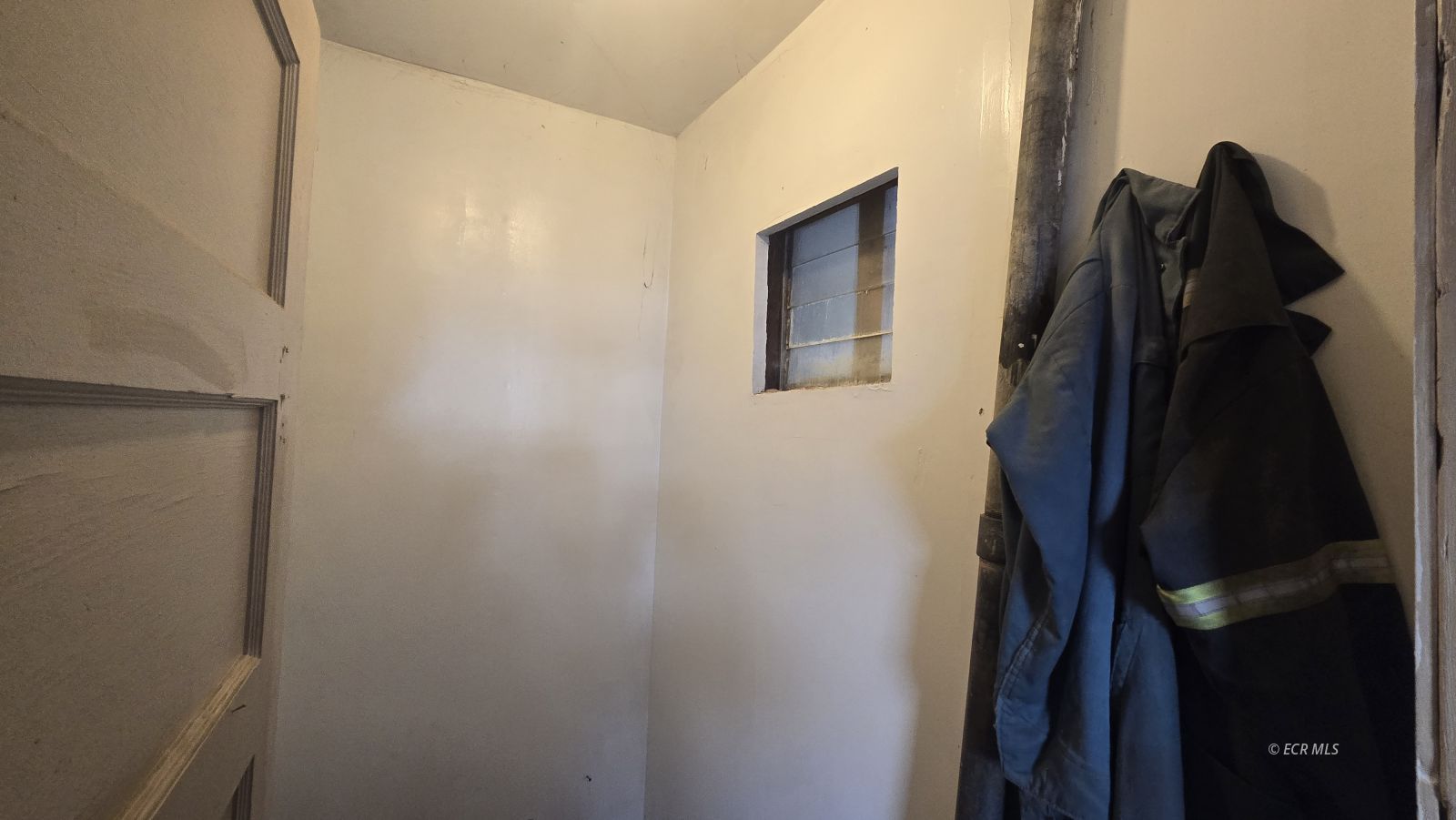 988 College Avenue Property Photo 22
