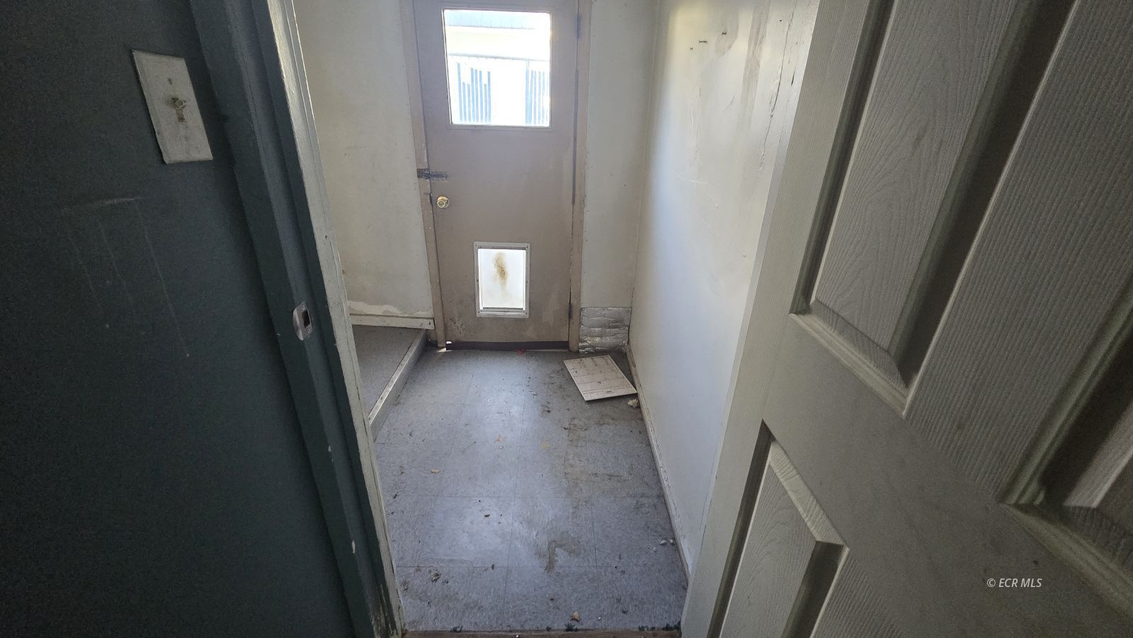 988 College Avenue Property Photo 24