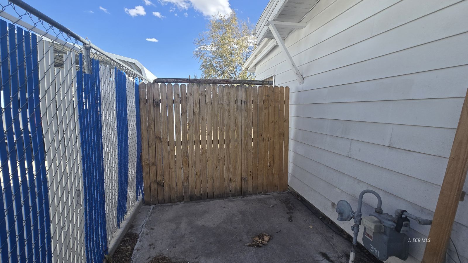 988 College Avenue Property Photo 37